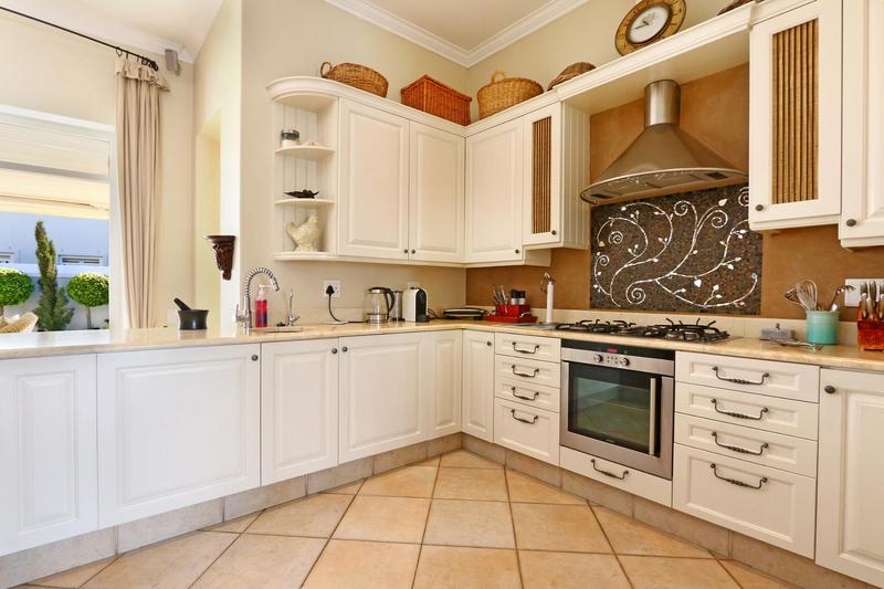 To Let 4 Bedroom Property for Rent in Steenberg Estate Western Cape